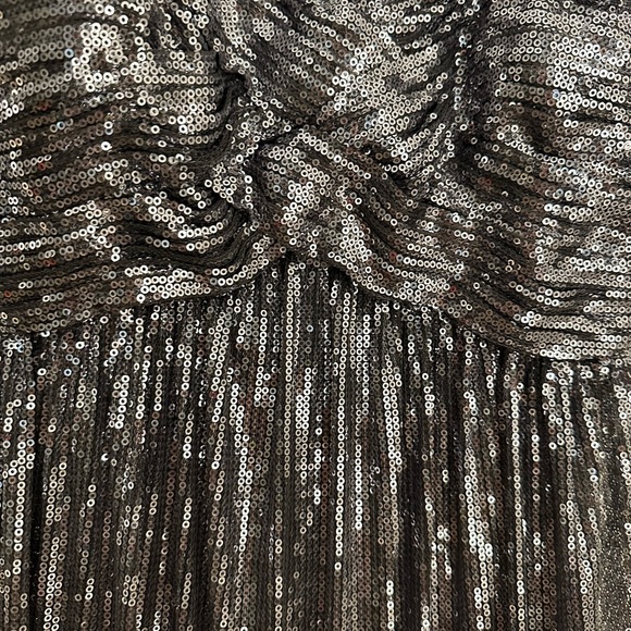 Beautiful silver sequin dress - Picture 5 of 6